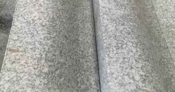 娄底芙蓉白S型拉丝面路沿石