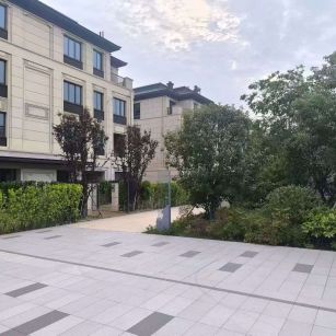 娄底 芝麻白与芝麻白搭配铺装，尺寸1200*600