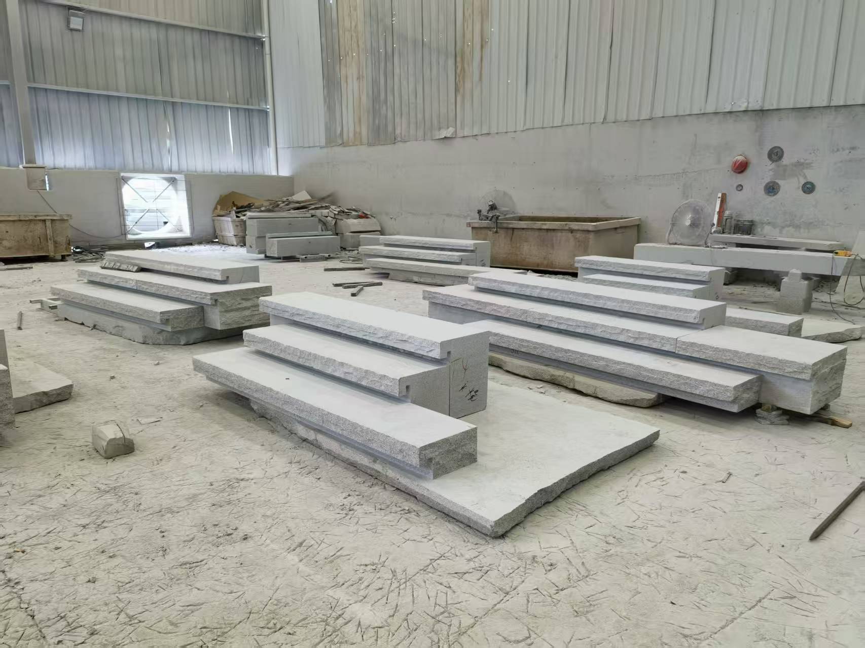 娄底 整石台阶（大面火烧+侧面自然面），出货前厂内拼装