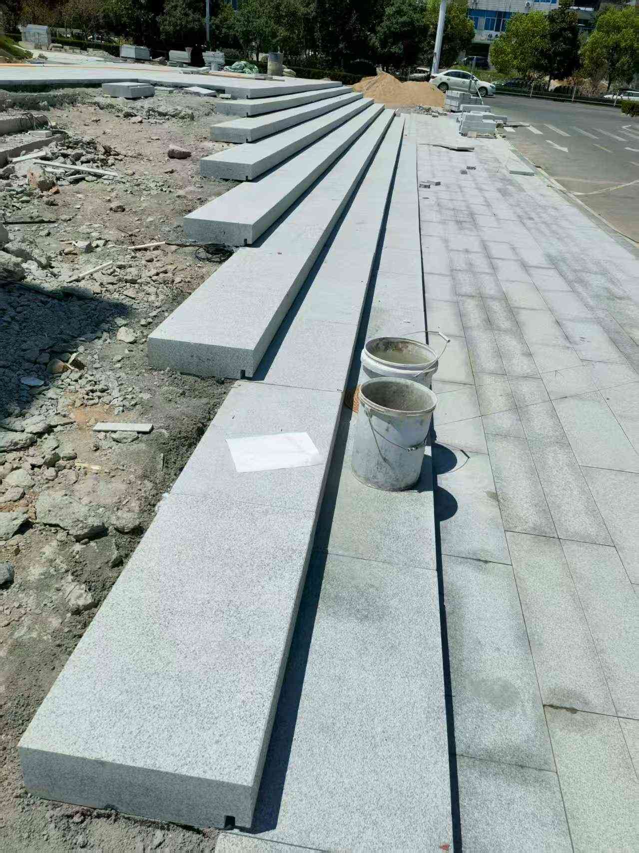 娄底 芝麻白整石台阶，施工现场