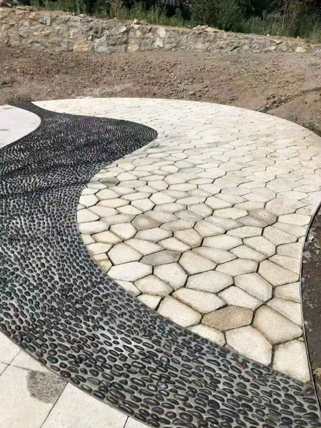 娄底 黄金麻冰裂缝室外铺装效果完美展示