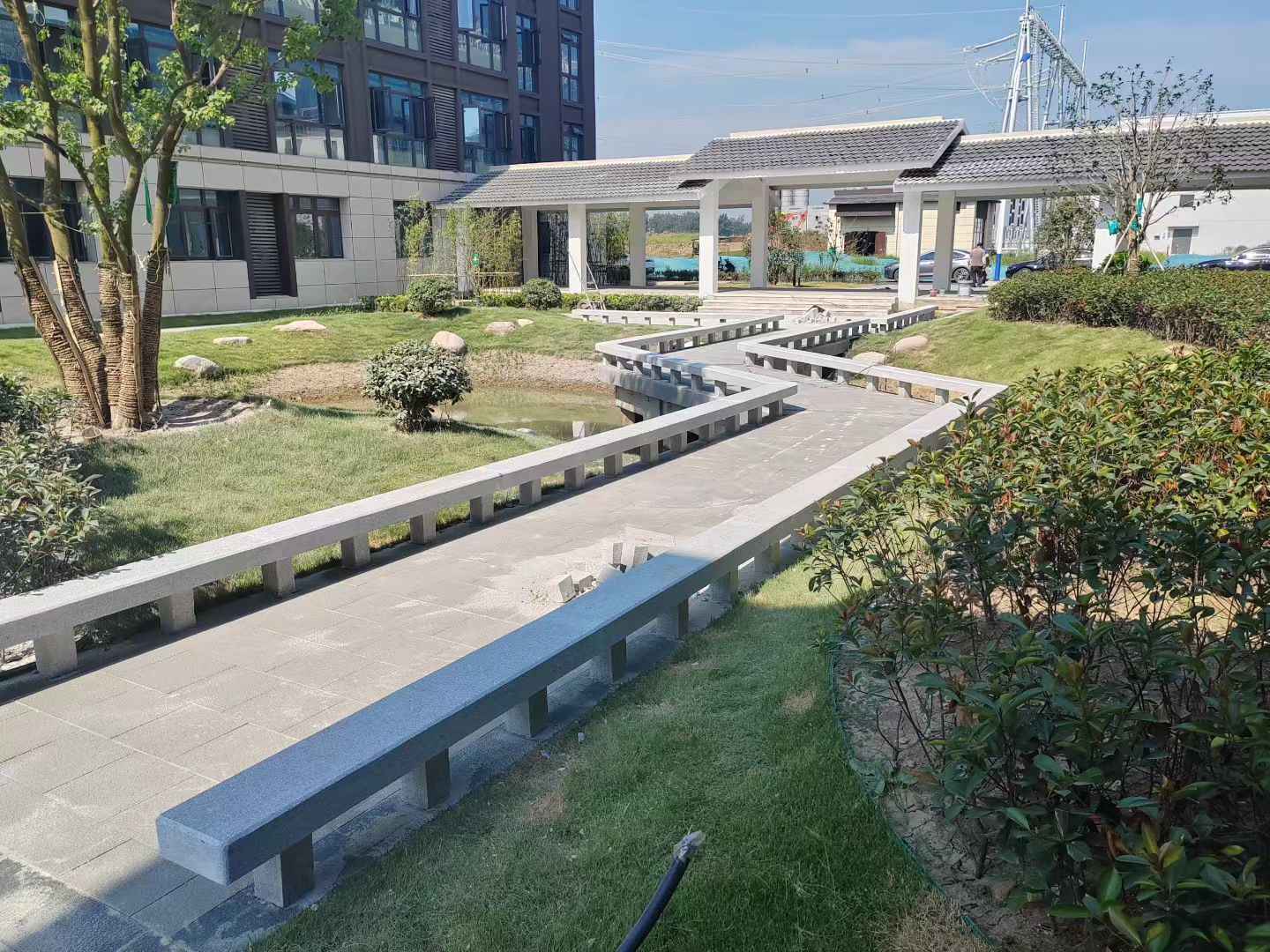 娄底 芝麻灰小区坐凳&栏杆安装效果