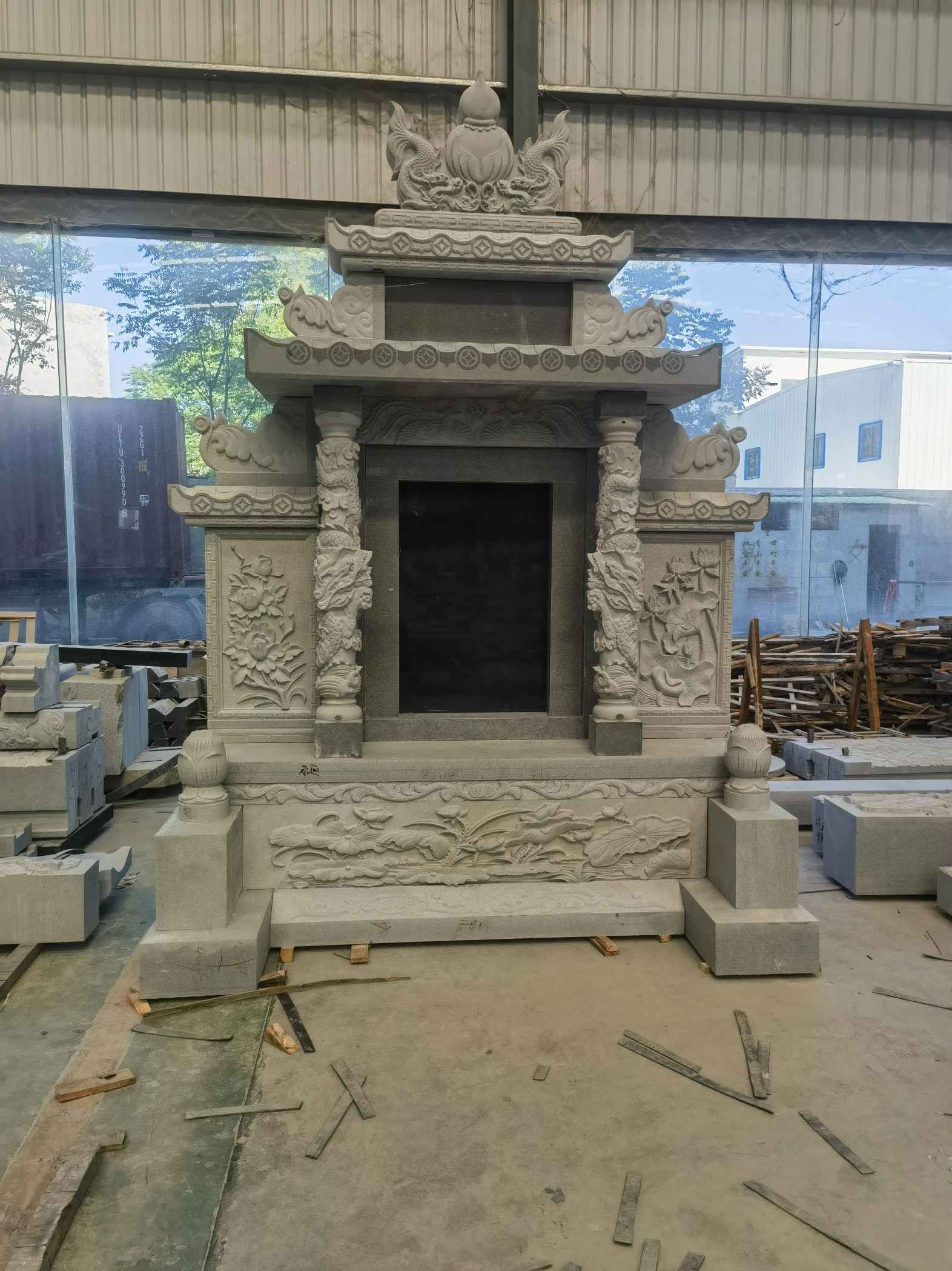 娄底 芝麻灰高档墓碑、土墓，一套也支持定做