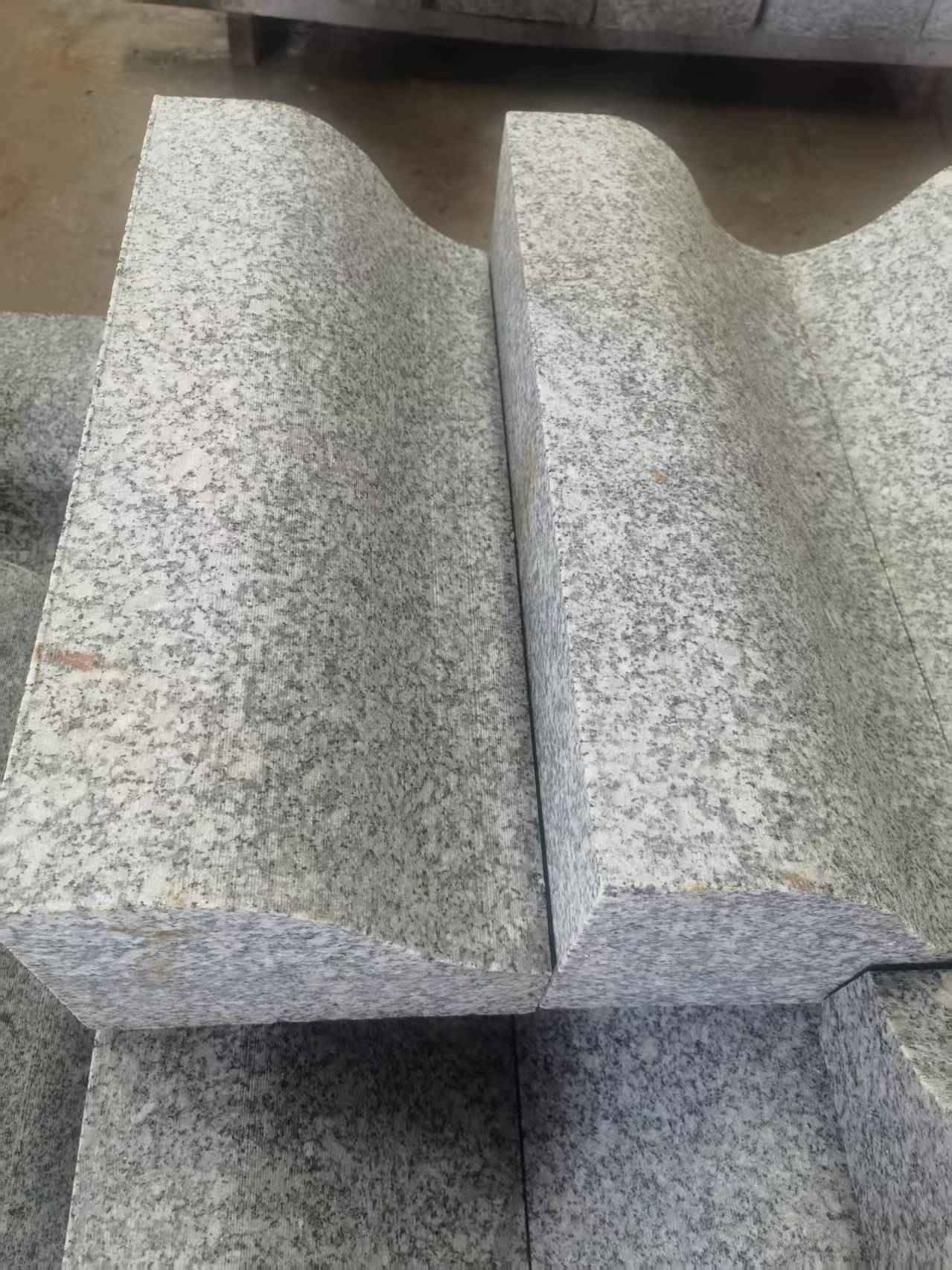 娄底芙蓉白S型拉丝面路沿石