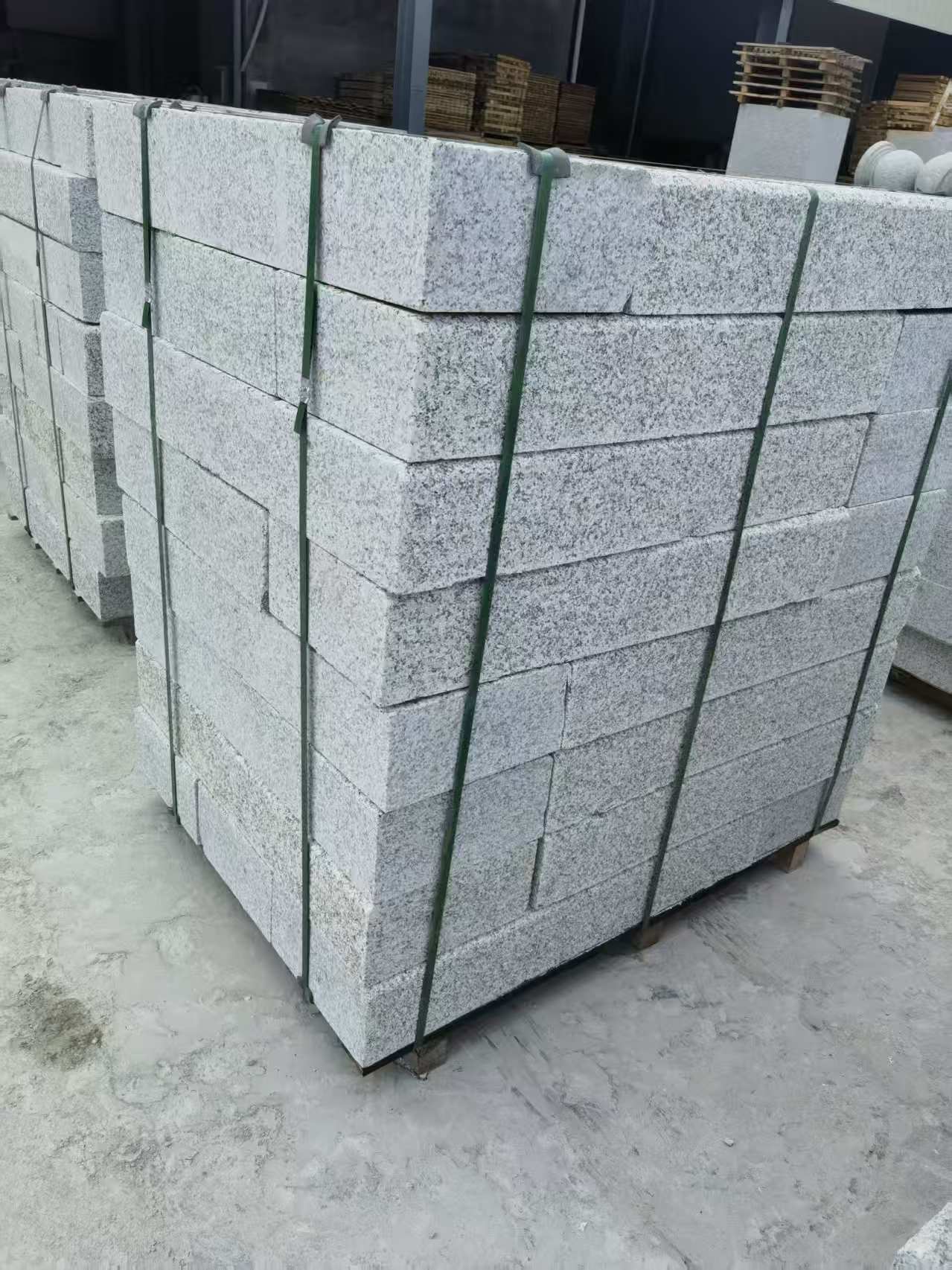 娄底 芙蓉白火烧两面路沿石