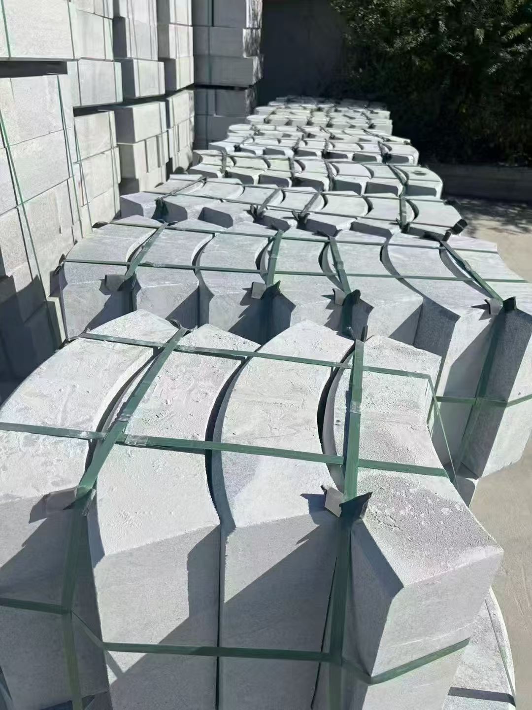 娄底 芝麻灰弧形路沿石