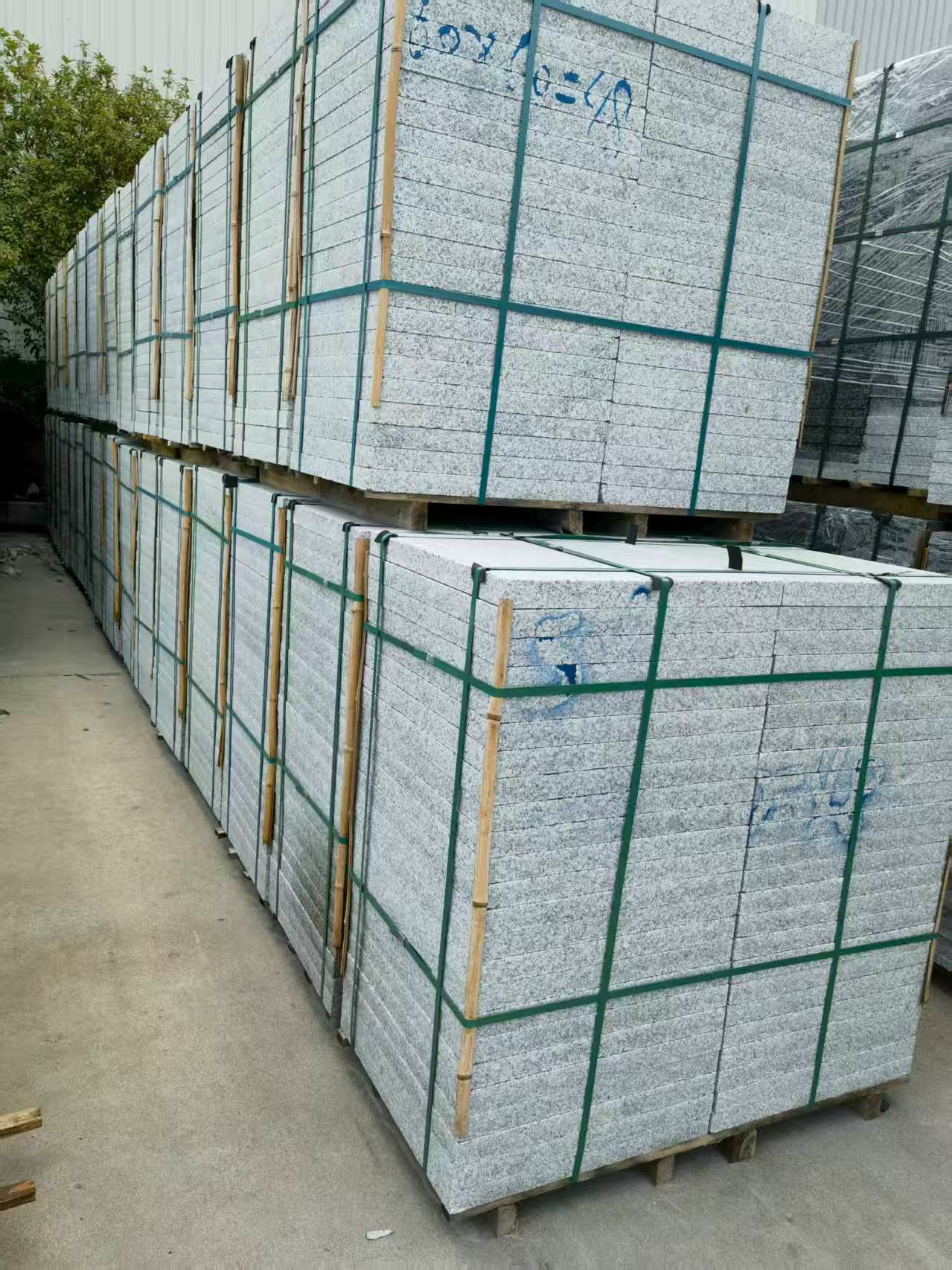 娄底 大花芙蓉白火烧成品，市政园林广场地铺石